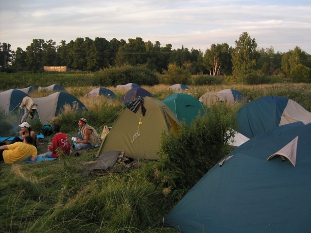 tents-axe-holiday.jpg