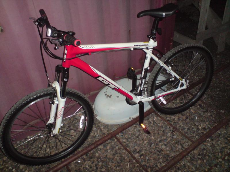 GT Avalanche 3.0 2010 Red White_800x600.jpg