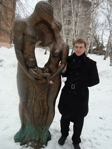 Лис и памятник семье 2.jpg